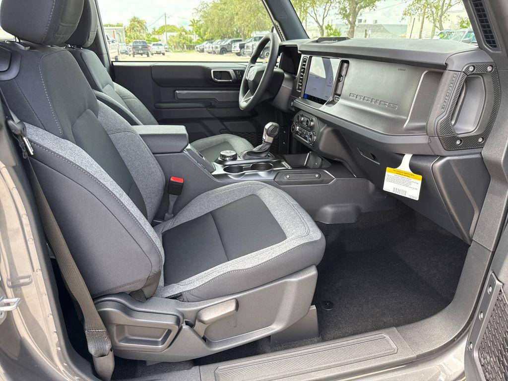 new 2025 Ford Bronco car, priced at $41,633