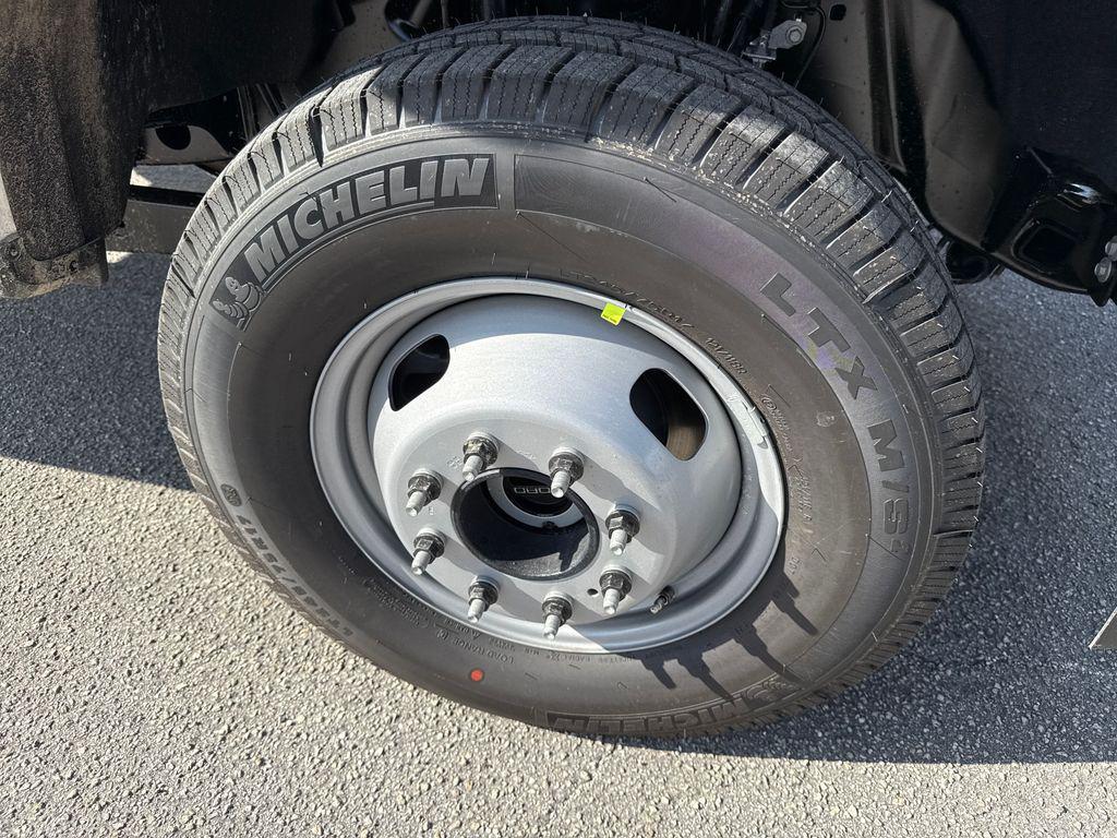 new 2025 Ford F-350 car