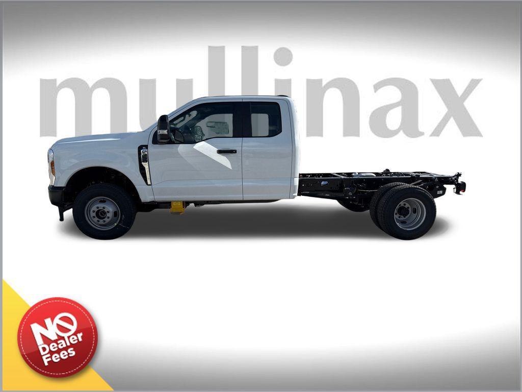 new 2025 Ford F-350 car