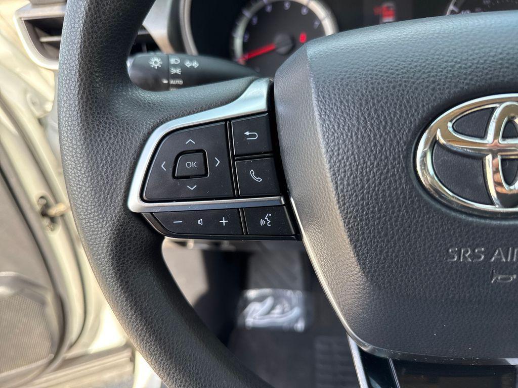 used 2021 Toyota Highlander car, priced at $24,901