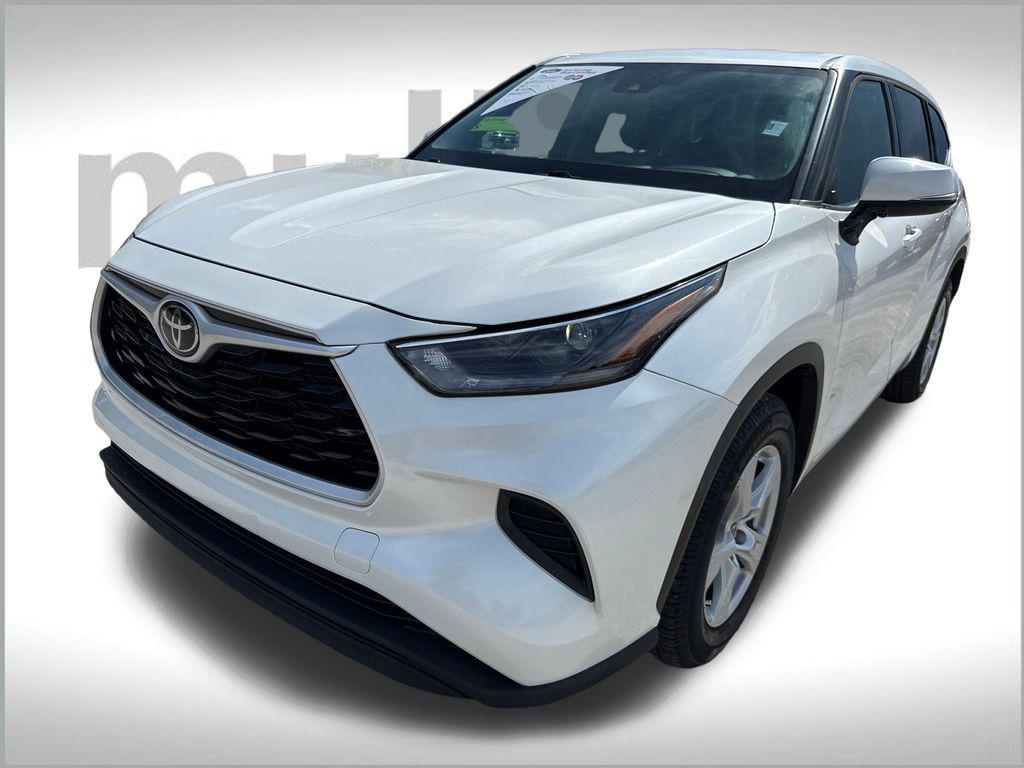 used 2021 Toyota Highlander car, priced at $24,901