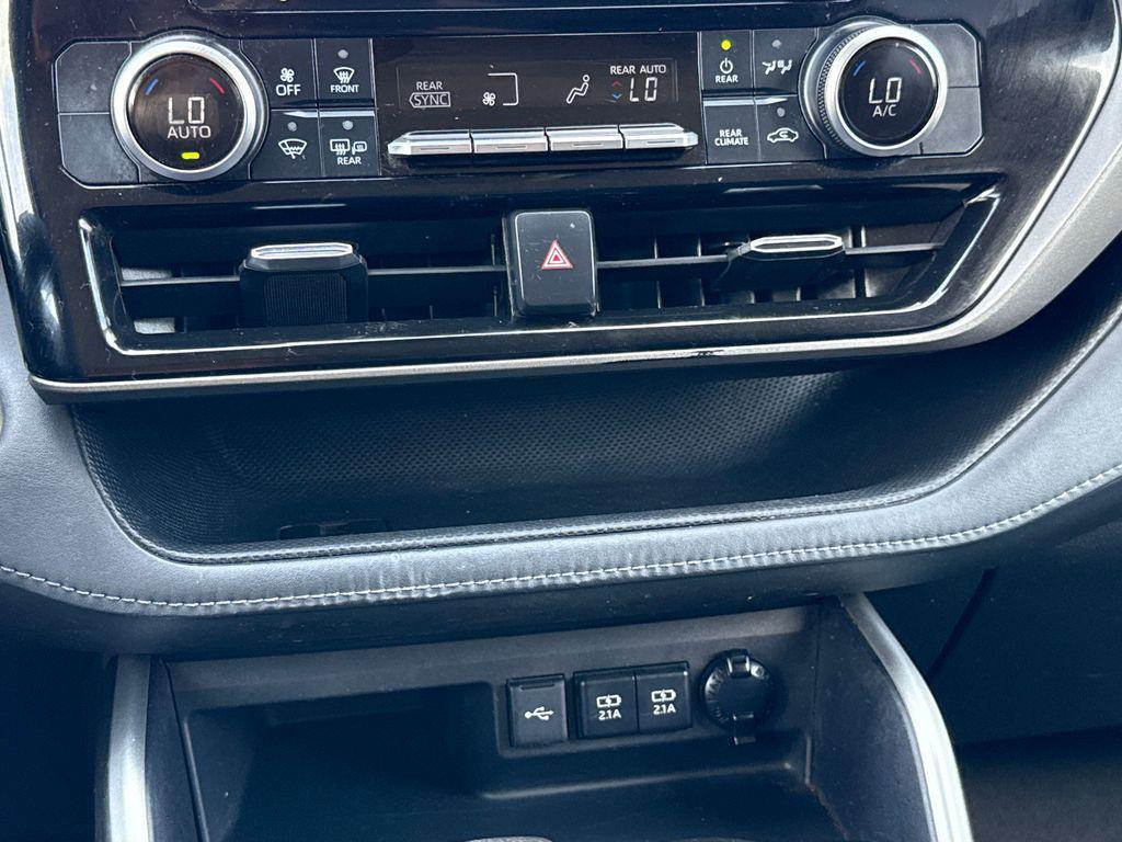 used 2021 Toyota Highlander car, priced at $24,901