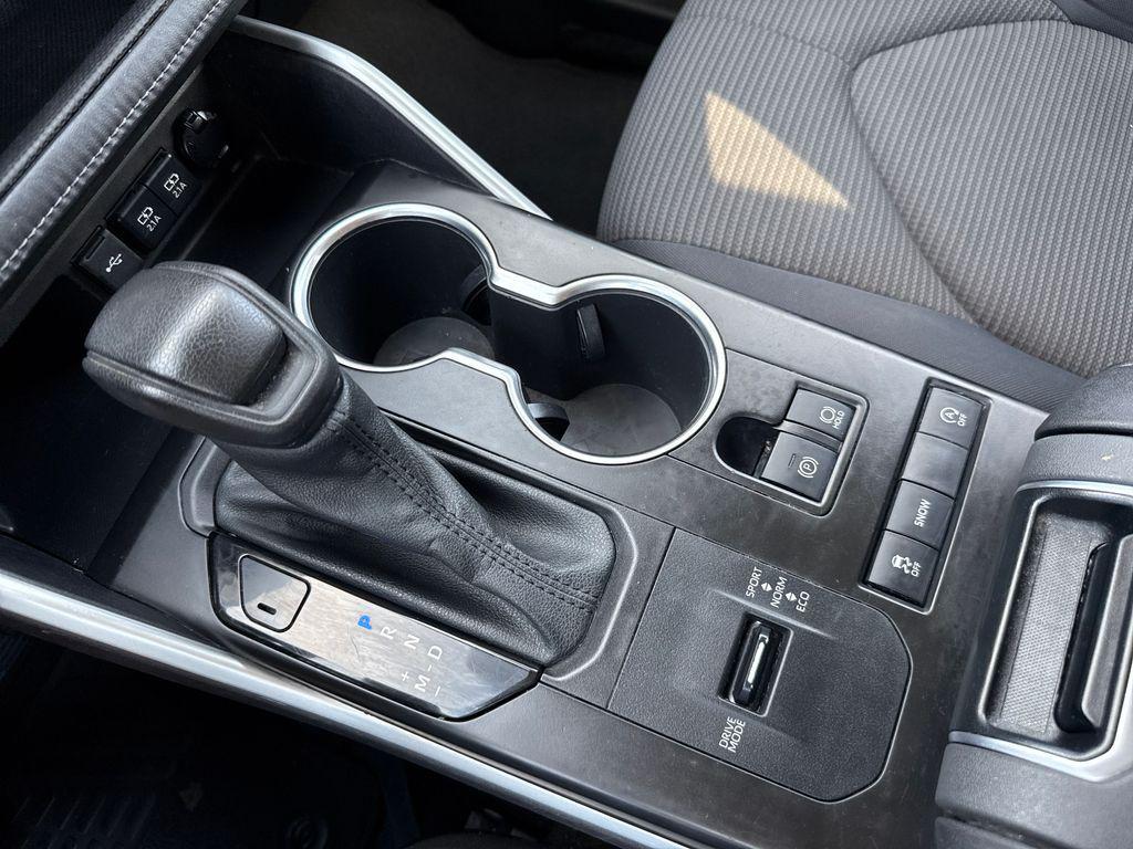 used 2021 Toyota Highlander car, priced at $24,901