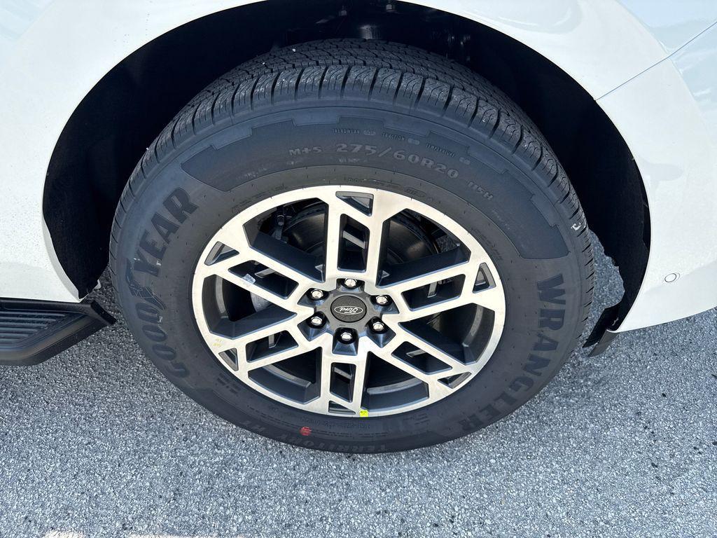 new 2025 Ford Expedition Max car, priced at $70,531