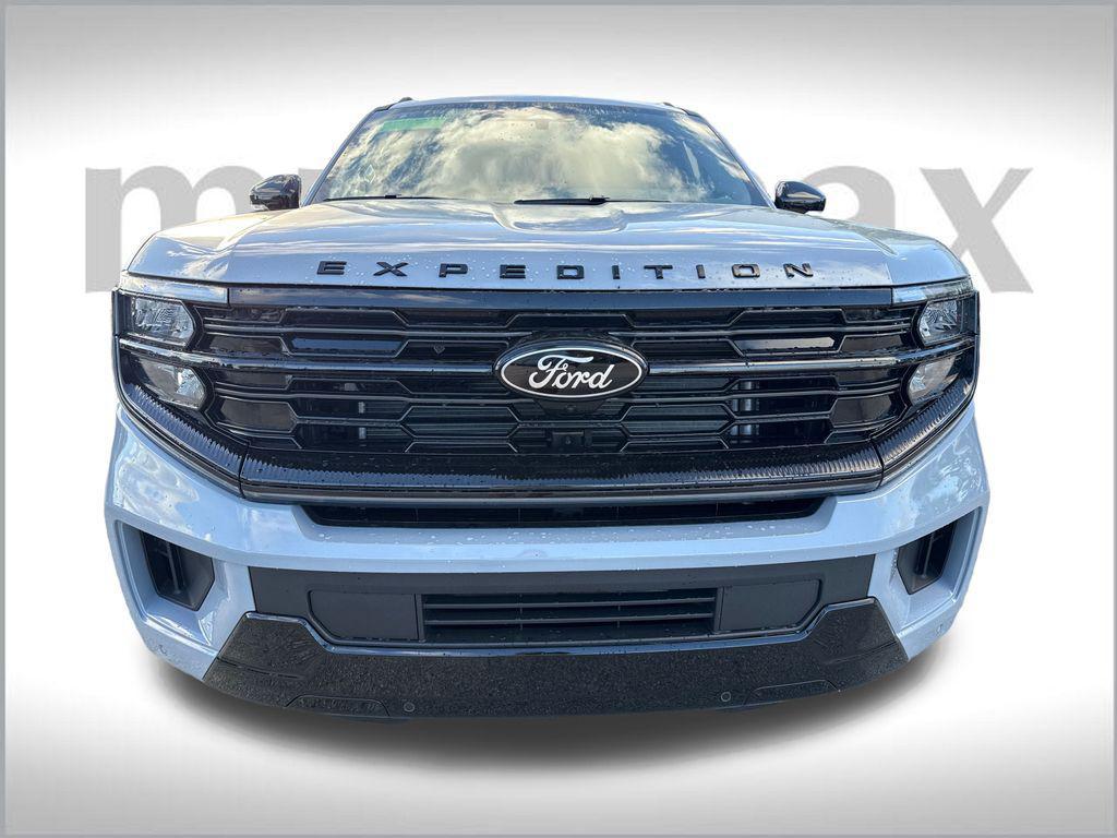 new 2025 Ford Expedition car, priced at $79,555