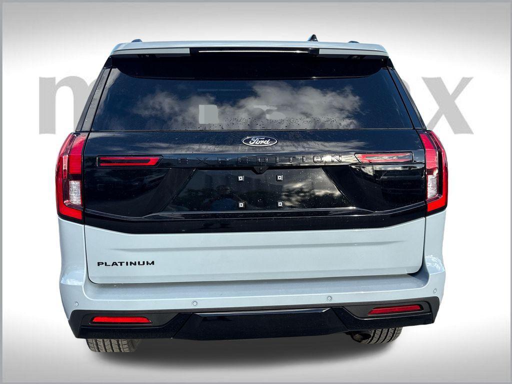 new 2025 Ford Expedition car, priced at $79,555