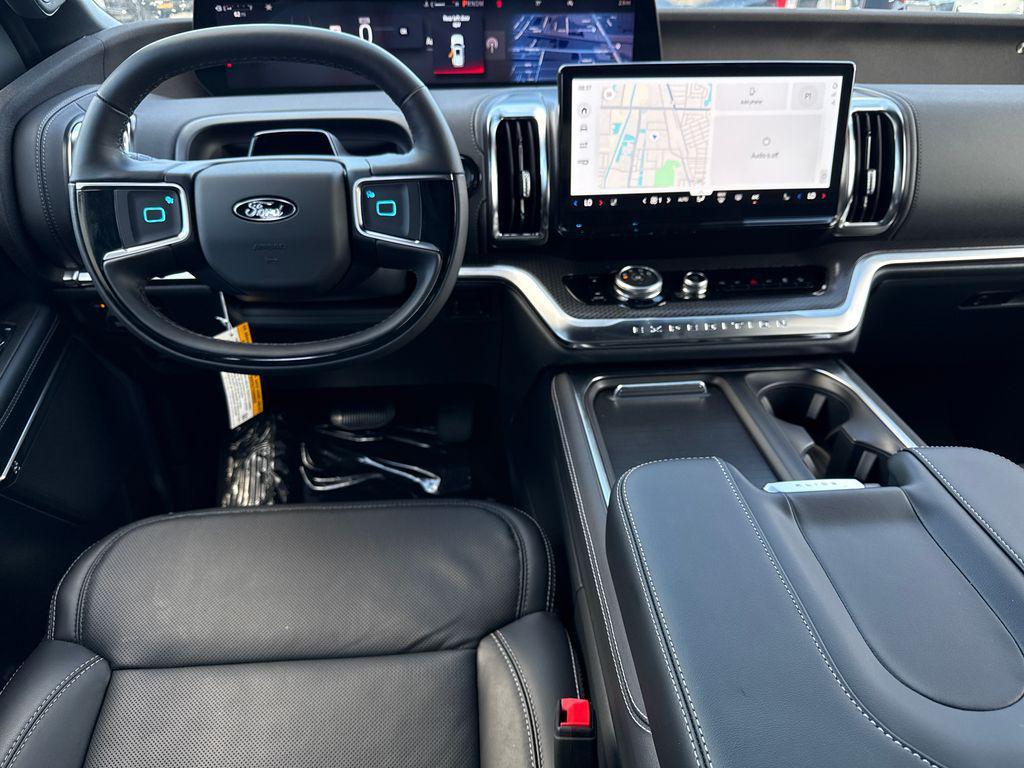 new 2025 Ford Expedition car, priced at $79,555