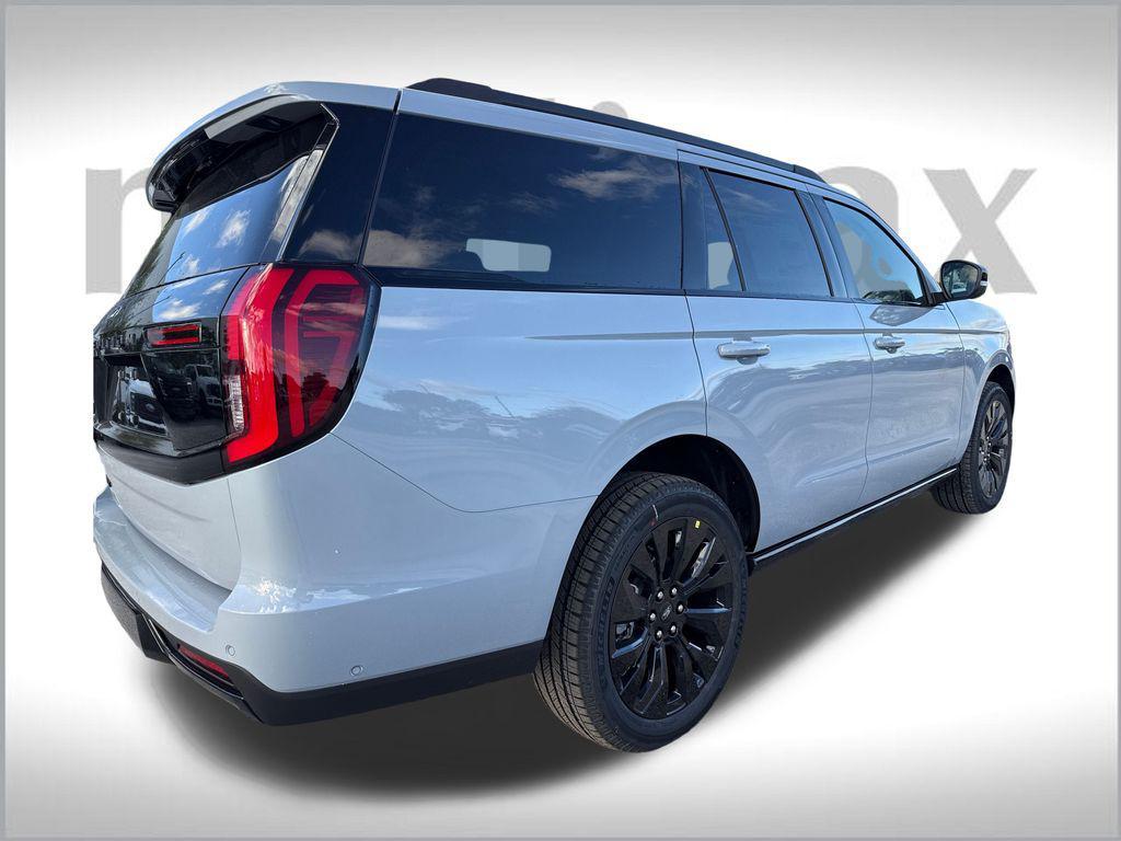 new 2025 Ford Expedition car, priced at $79,555