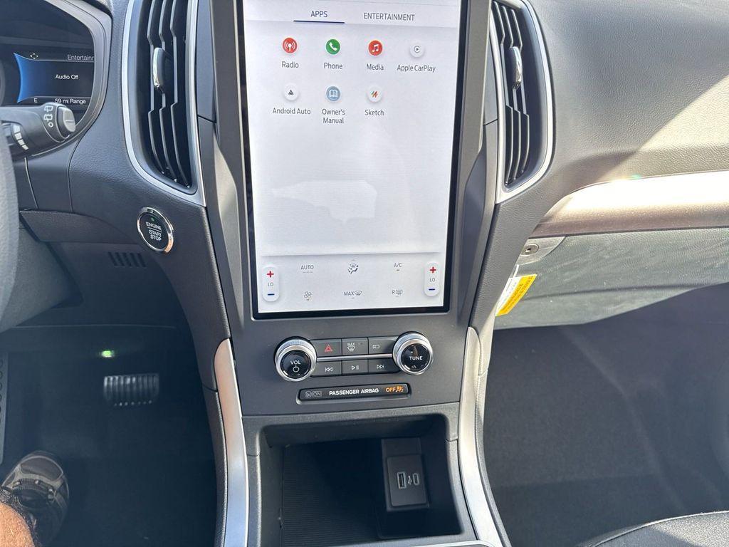new 2024 Ford Edge car, priced at $31,900
