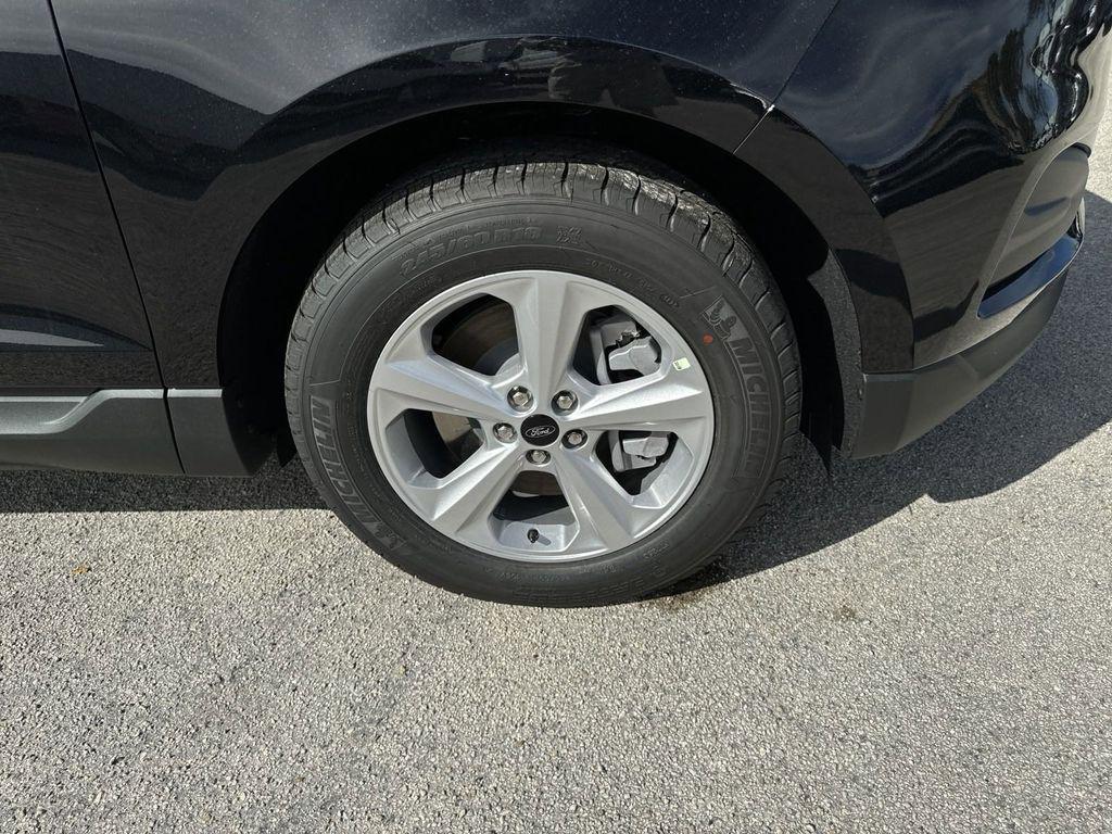 new 2024 Ford Edge car, priced at $31,900