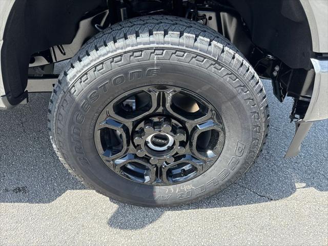 new 2025 Ford F-250 car, priced at $67,318