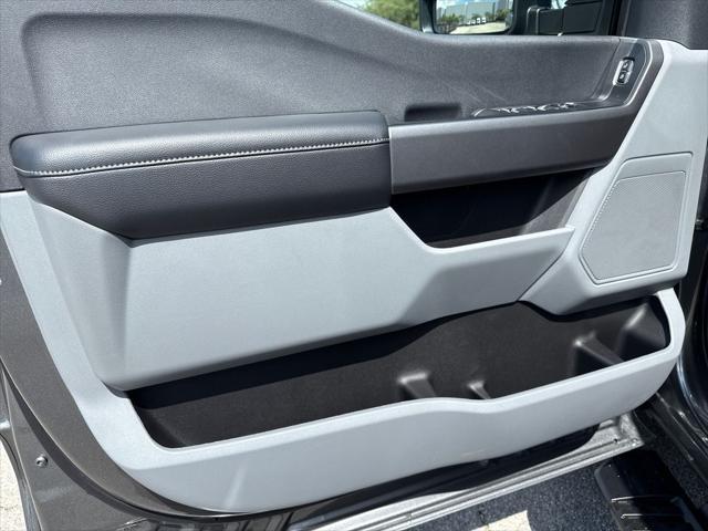 new 2025 Ford F-250 car, priced at $67,318