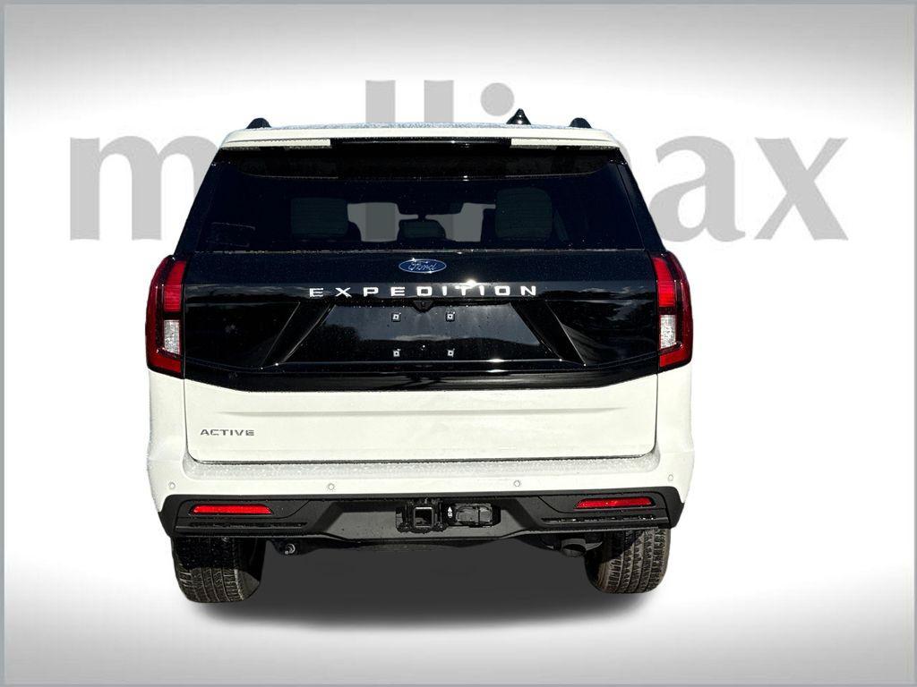 new 2025 Ford Expedition car, priced at $67,633