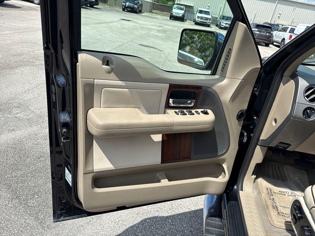 used 2006 Lincoln Mark LT car, priced at $14,900