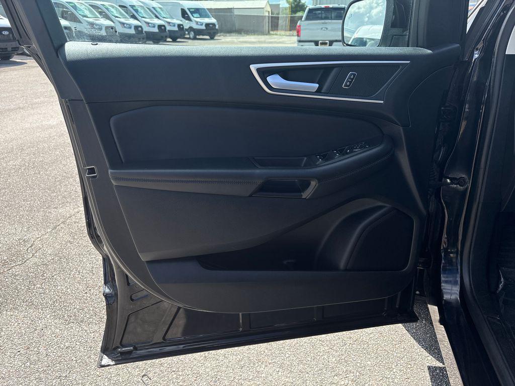 used 2024 Ford Edge car, priced at $24,900