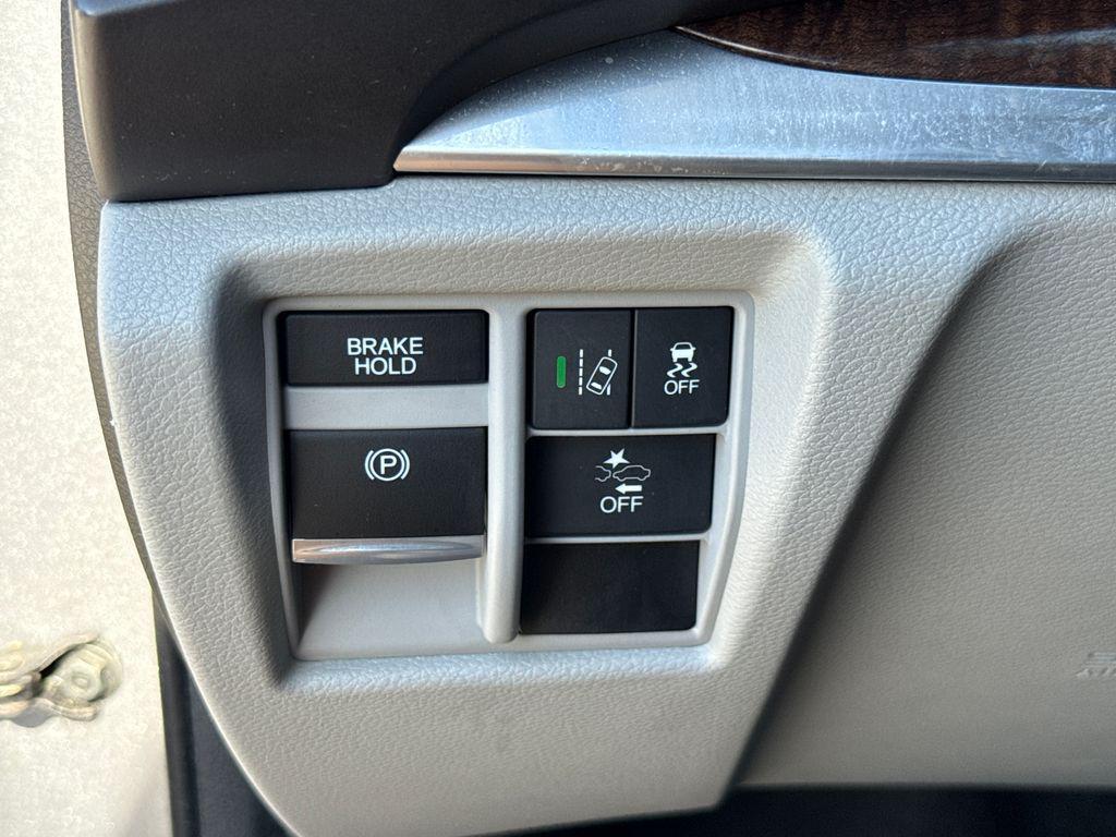 used 2018 Acura MDX car, priced at $17,900