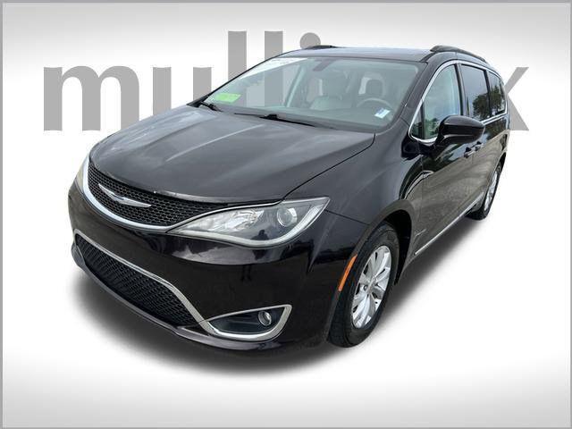 used 2017 Chrysler Pacifica car, priced at $14,500