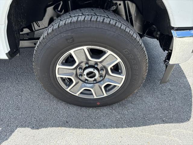 new 2025 Ford F-250 car, priced at $63,924