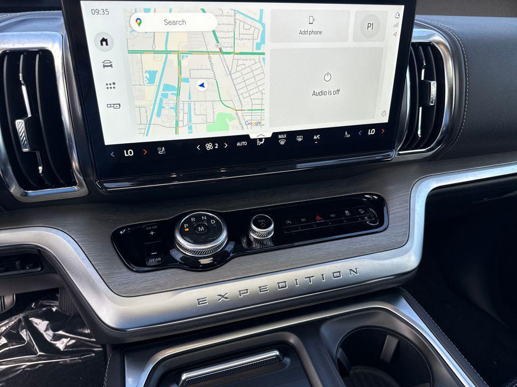 new 2025 Ford Expedition car, priced at $75,215