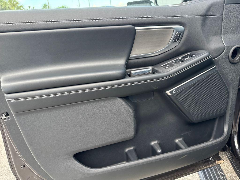 new 2025 Ford Expedition car, priced at $75,215
