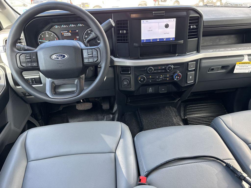 new 2025 Ford F-450 car, priced at $77,726