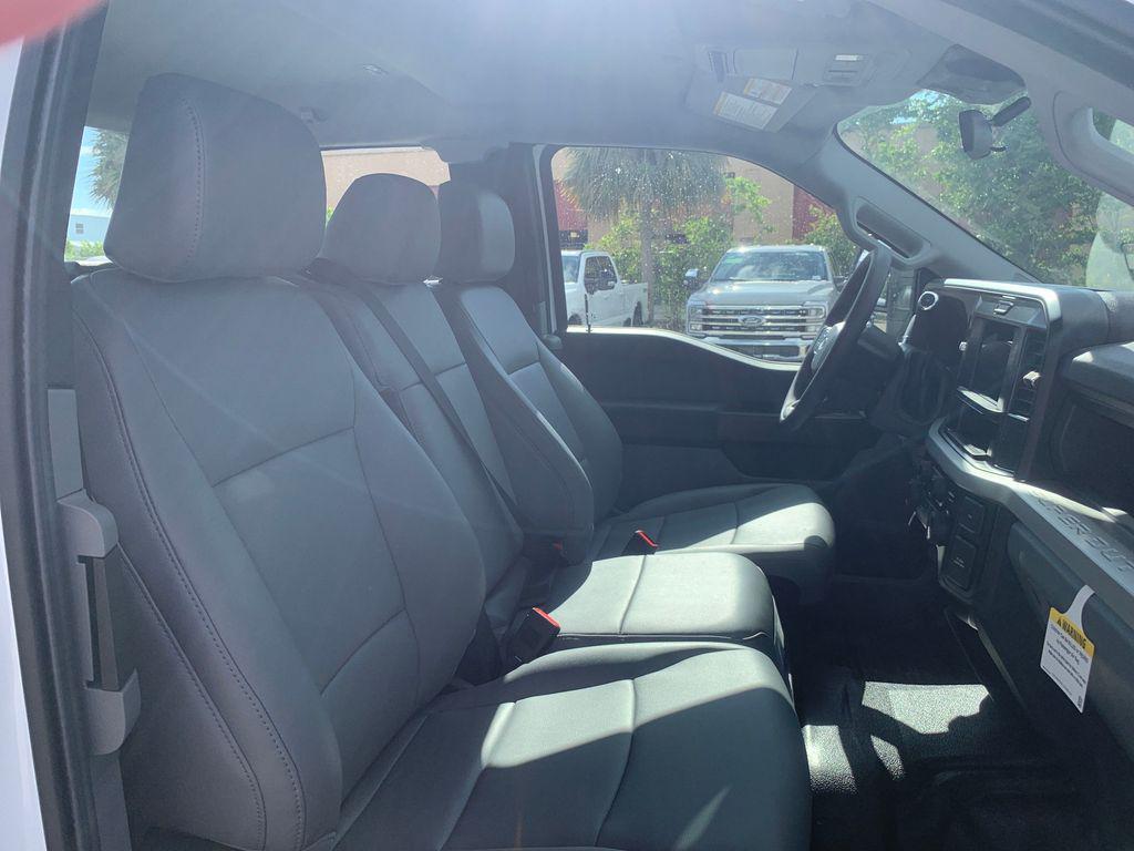 new 2025 Ford F-350 car