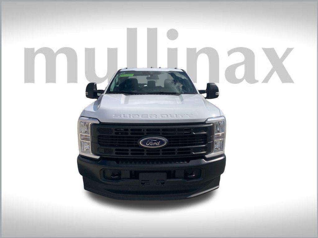 new 2025 Ford F-350 car