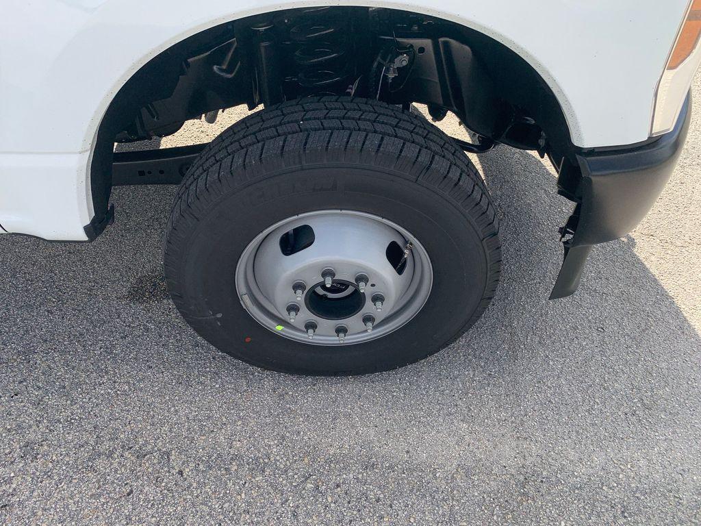 new 2025 Ford F-350 car