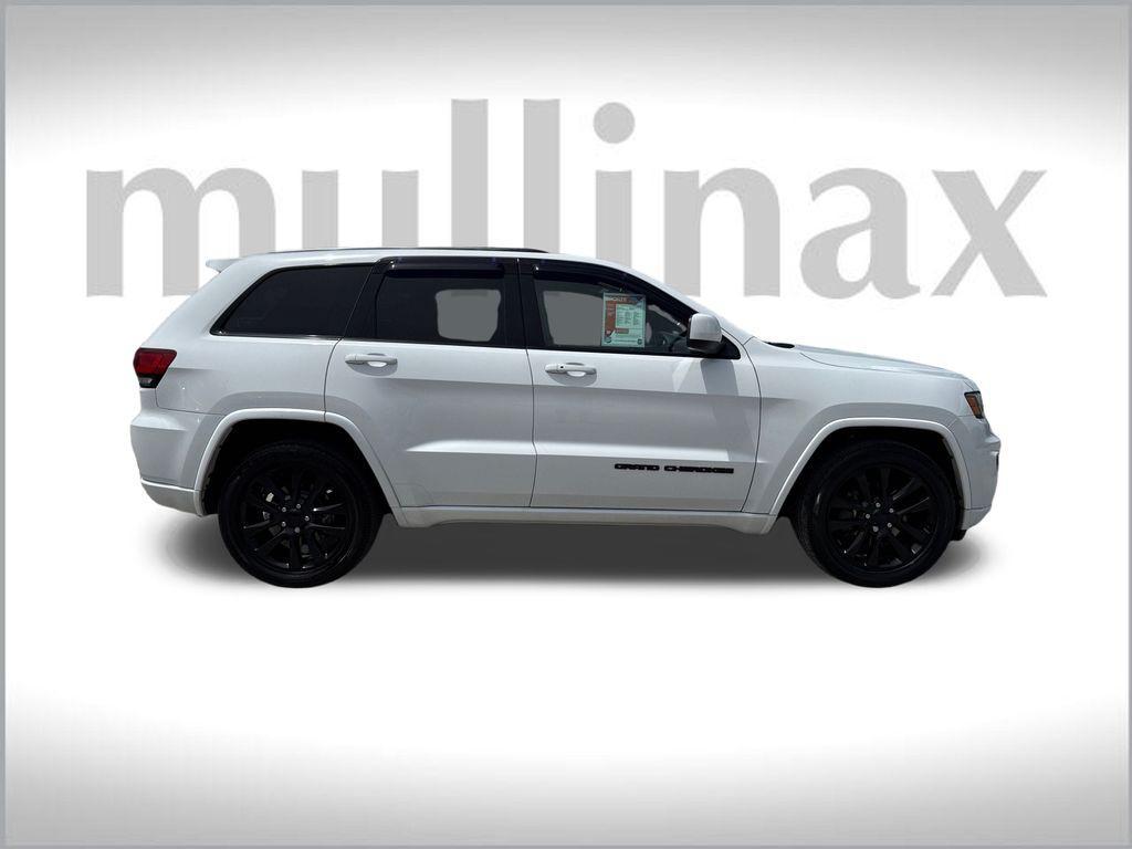 used 2017 Jeep Grand Cherokee car, priced at $13,900