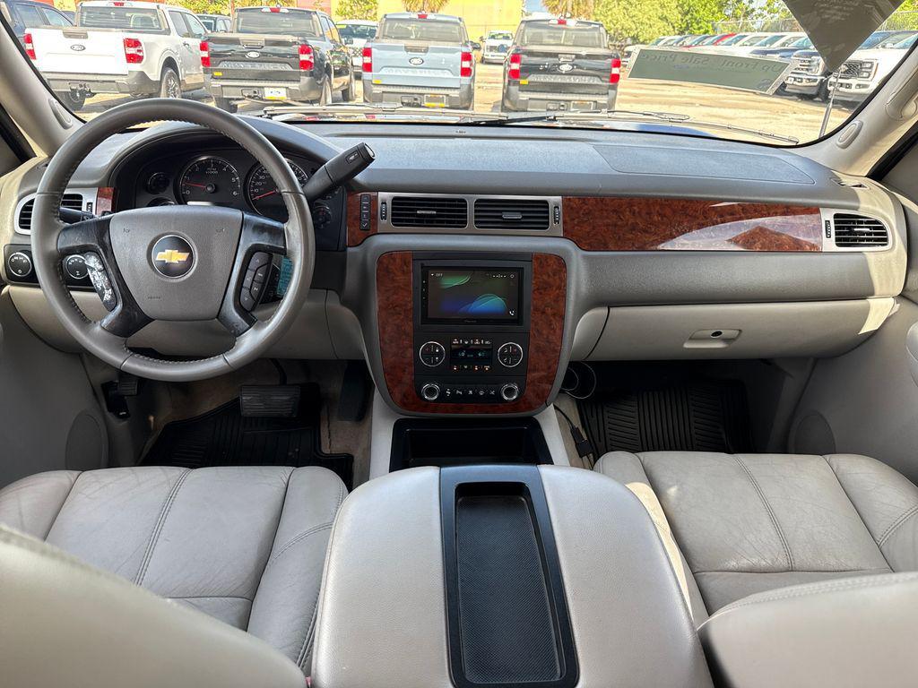 used 2007 Chevrolet Avalanche car, priced at $11,900