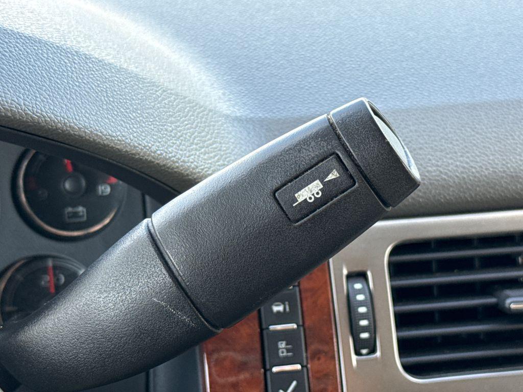 used 2007 Chevrolet Avalanche car, priced at $11,900
