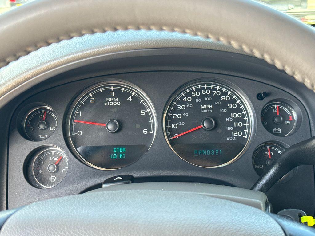 used 2007 Chevrolet Avalanche car, priced at $11,900