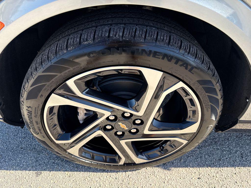 used 2024 Chevrolet Equinox EV car, priced at $28,900