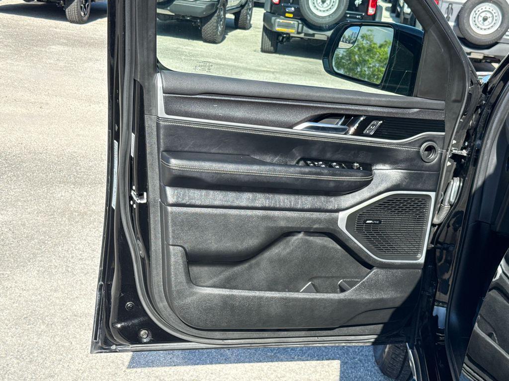 used 2022 Jeep Wagoneer car, priced at $33,900