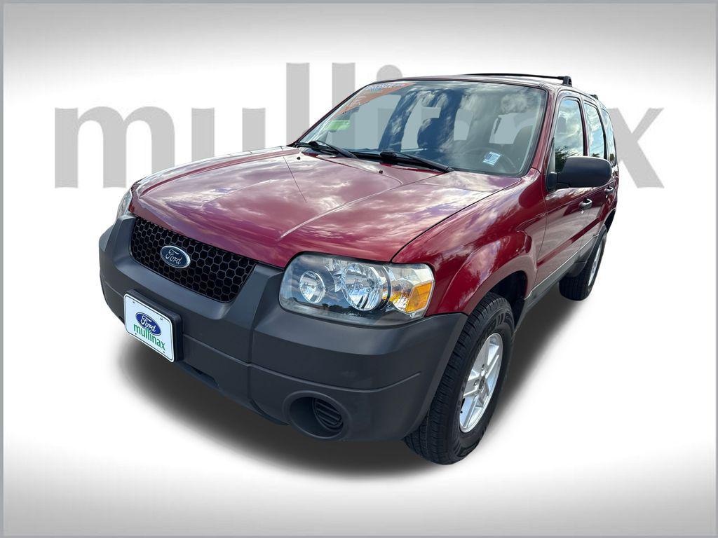 used 2005 Ford Escape car, priced at $6,900