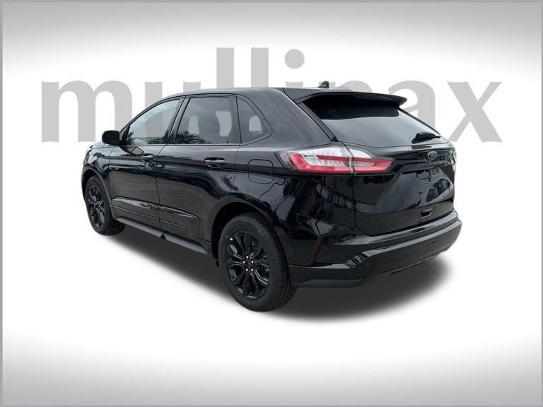 new 2024 Ford Edge car, priced at $32,900