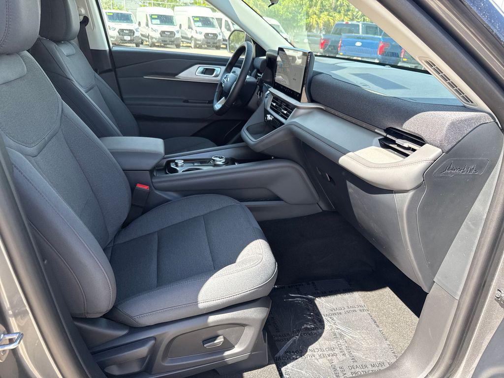 new 2025 Ford Explorer car, priced at $39,055