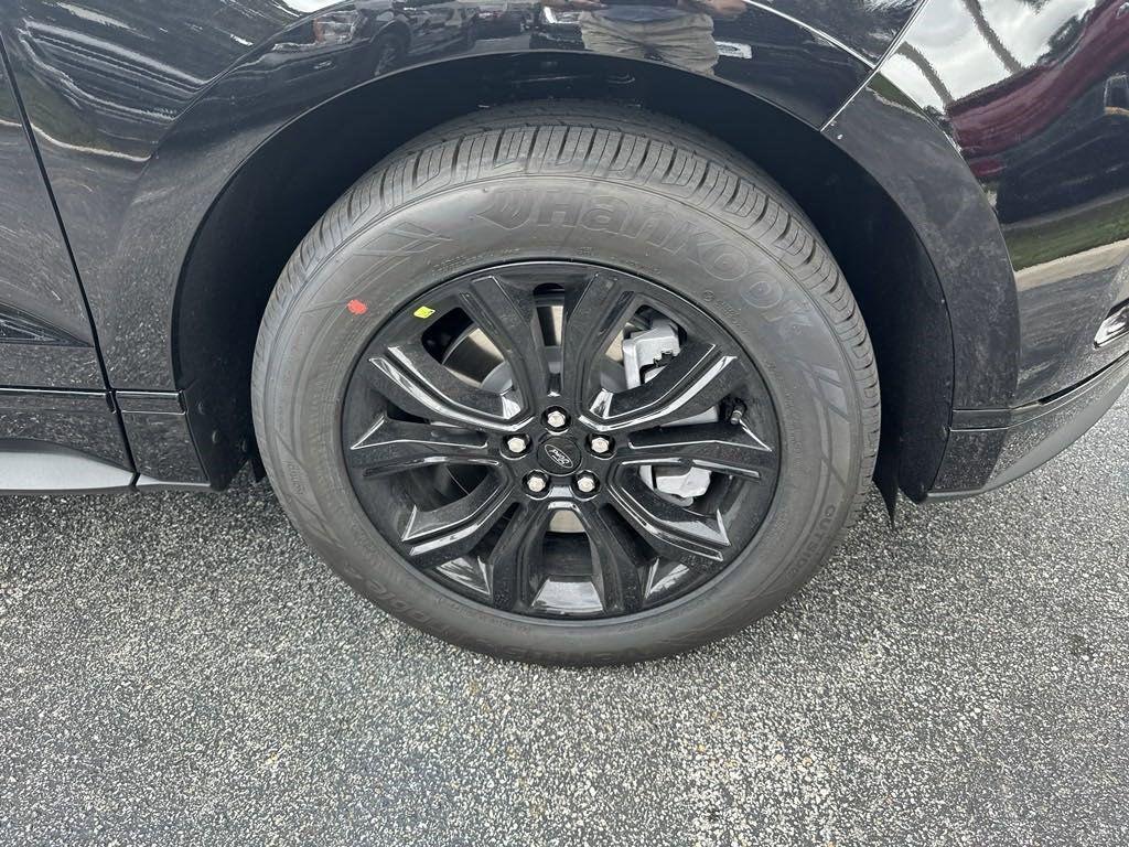 new 2024 Ford Edge car, priced at $32,900