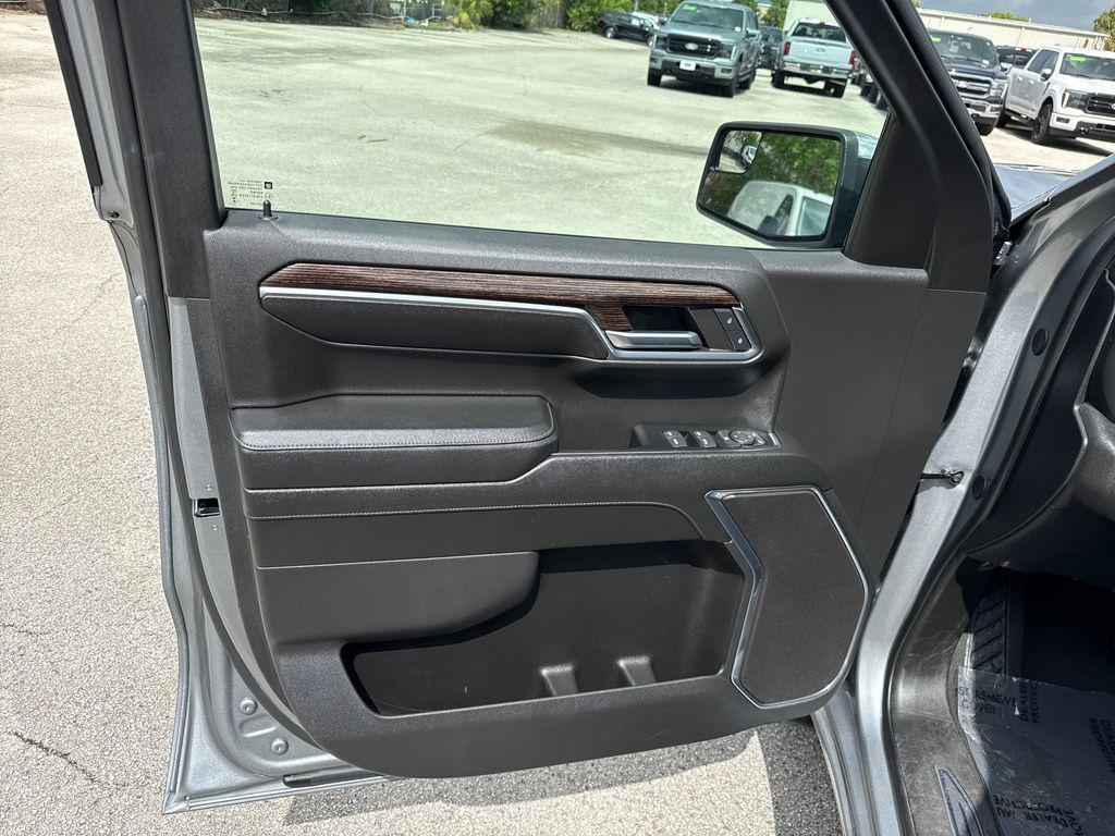 used 2024 GMC Sierra 1500 car, priced at $38,900
