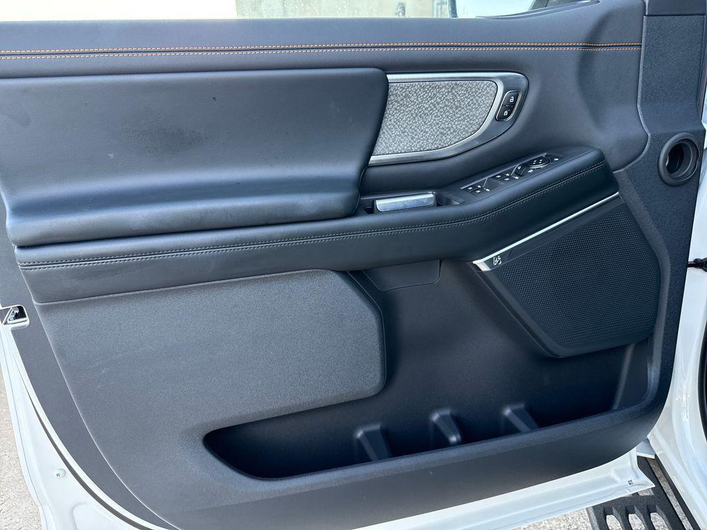 new 2025 Ford Expedition car, priced at $81,364