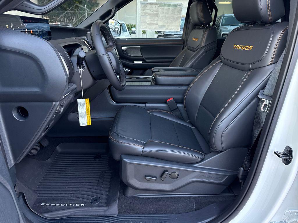 new 2025 Ford Expedition car, priced at $81,364