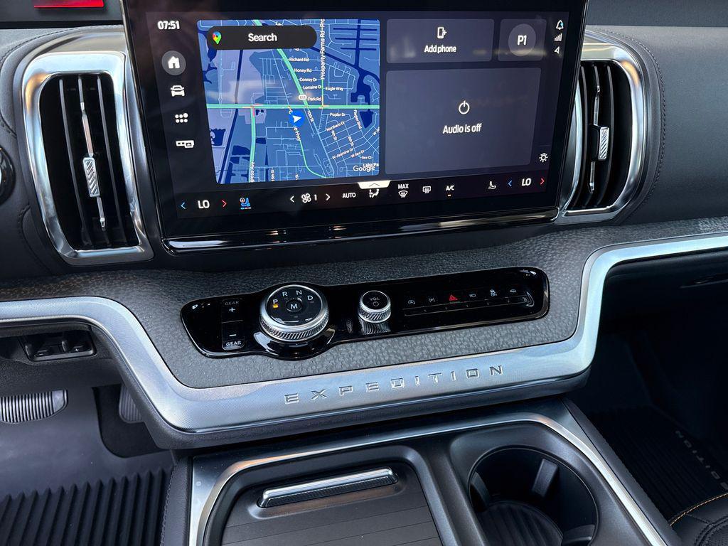 new 2025 Ford Expedition car, priced at $81,364