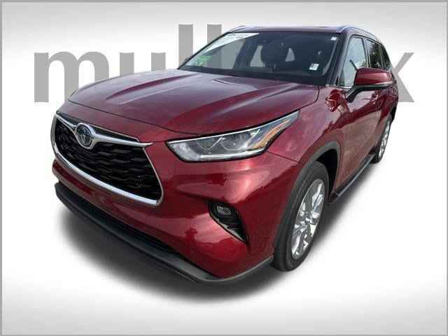used 2023 Toyota Highlander Hybrid car, priced at $45,900