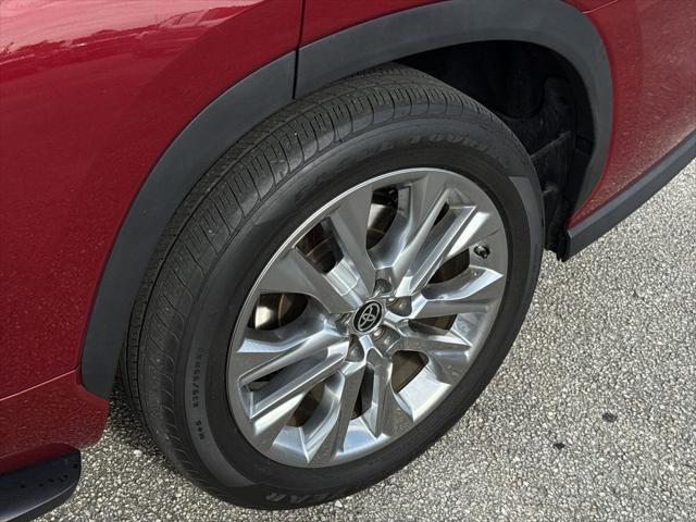 used 2023 Toyota Highlander Hybrid car, priced at $45,900