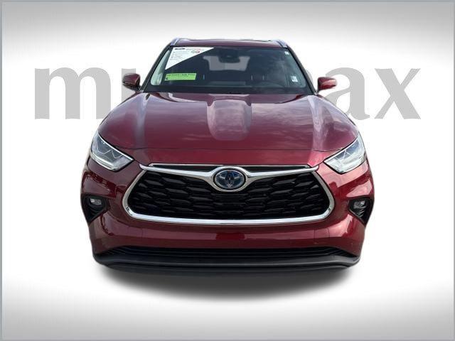 used 2023 Toyota Highlander Hybrid car, priced at $43,900