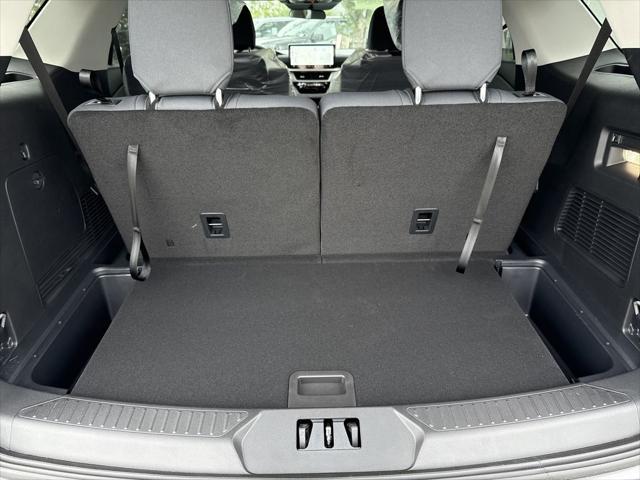 new 2025 Ford Explorer car, priced at $38,601