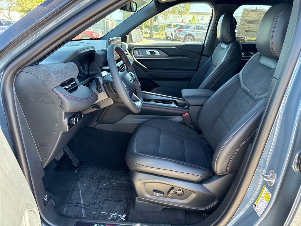 new 2025 Ford Explorer car, priced at $54,404