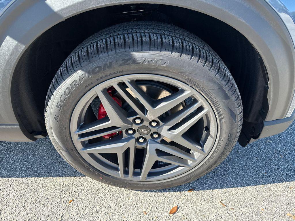 new 2025 Ford Explorer car, priced at $54,404