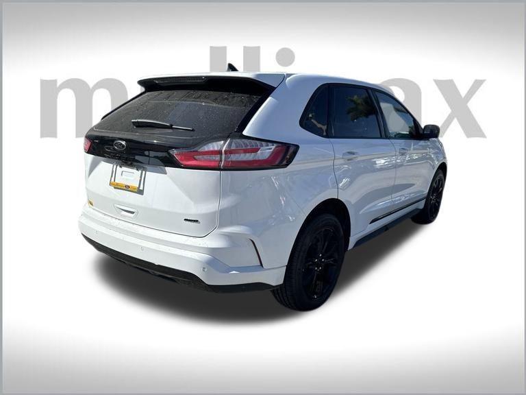 new 2024 Ford Edge car, priced at $32,900