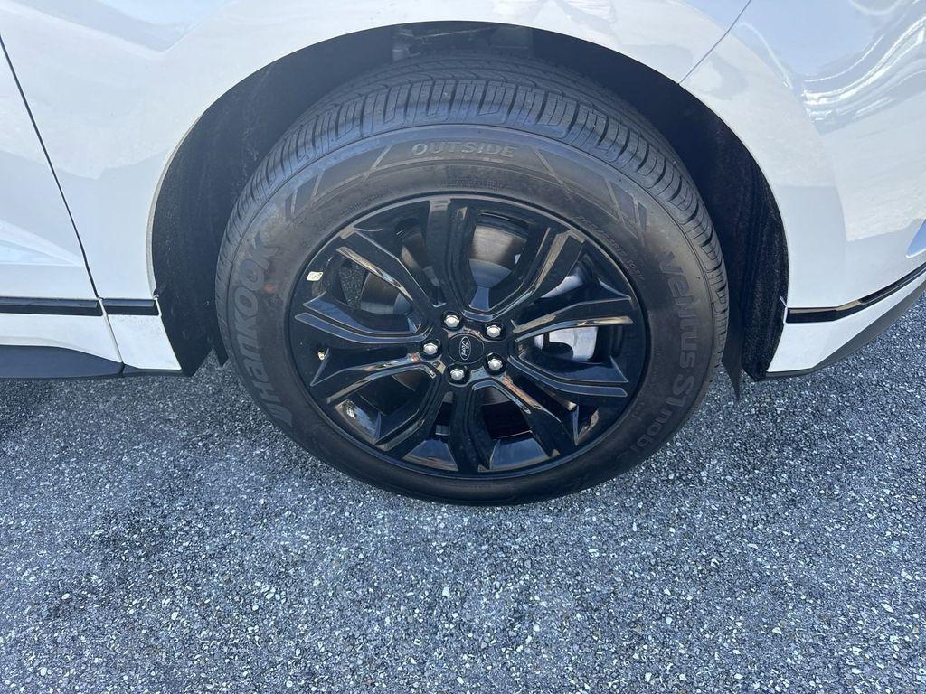 new 2024 Ford Edge car, priced at $32,900